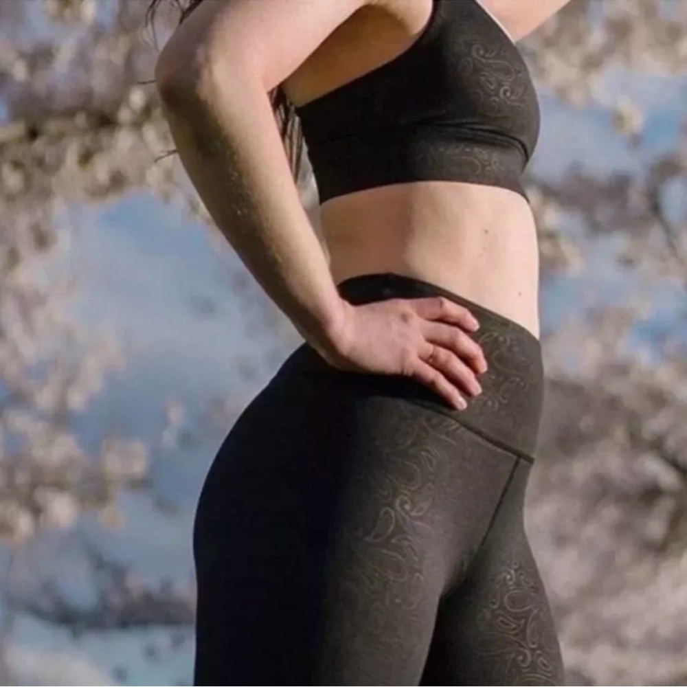Zyia Paisley Print Light and Tight High Rise  Cropped Leggings